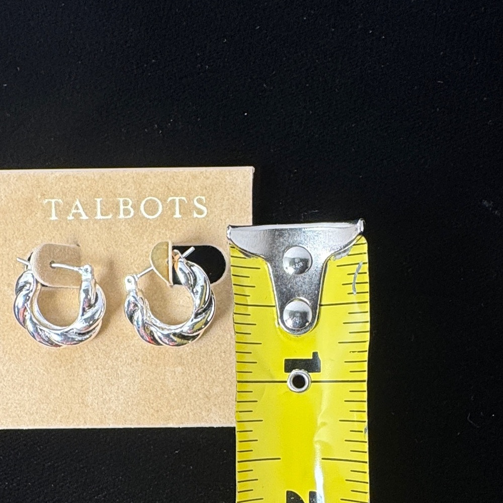 TALBOTS 4 Piece Jewelry Bundle Holiday Penguin Brooch 2 Bracelets Silver Hoops‎ - Picture 7 of 16